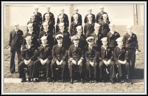 photograph of graduates of Class No. 21, Coast Guard Yeoman School, New London, CT, September 1943.